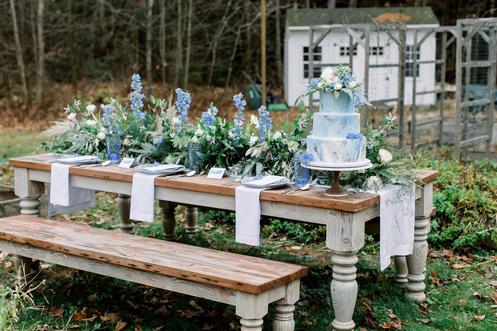 Eloping-in-New-Hampshire-Blue-Table-Cake