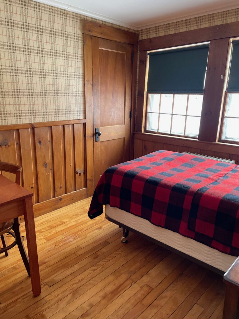 Franconia-New-Hampshire-Lodge-Room 11a